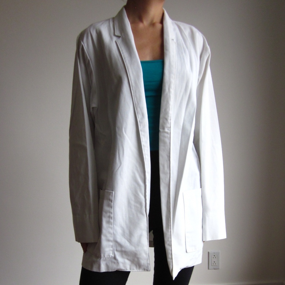 Simple White Jacket - Picture 1 of 3